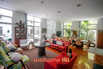 Uma área de estar em Casa em Guaramiranga com Piscina Coberta