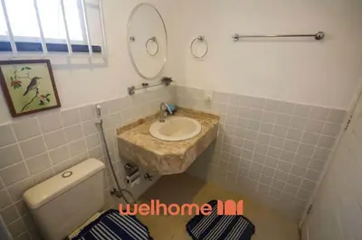 Uma casa de banho em Casa em Guaramiranga com Piscina Coberta