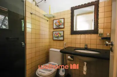 Uma casa de banho em Casa em Guaramiranga com Piscina Coberta
