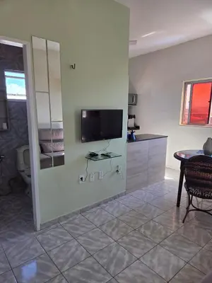 Uma televisão e/ou sistema de entretenimento em Residencial Vicente Mota Neto