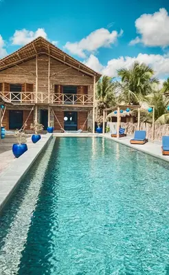 A piscina em ou perto de Villa Beleza Prea Beachfront private room
