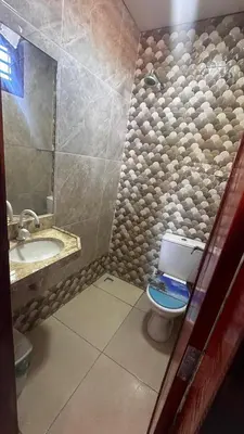 Uma casa de banho em Casa dunna azul