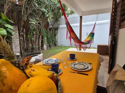 Uma área de estar em Azul Flats