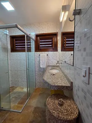Uma casa de banho em Azul Flats