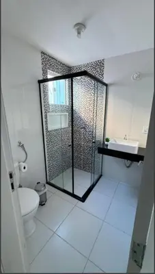 Uma casa de banho em House in Eusébio condominium