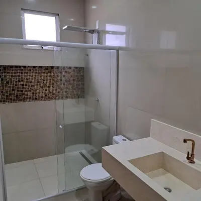 Uma casa de banho em Residencial Náutico