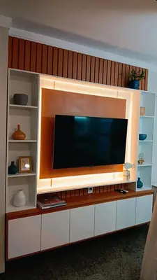 Uma televisão e/ou sistema de entretenimento em Flat Brasil tropical 803