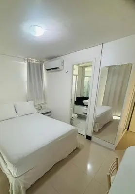 Uma cama ou camas num quarto em Manhattan Beach Riviera 202 By AM