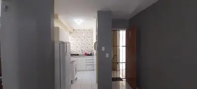 A cozinha ou kitchenette de AP Bairro Araturi-Próximo a Praia do Icaraí Caucaia-CE