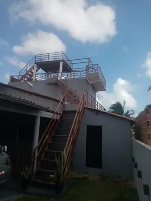 O edifício onde o apartamento está situado
