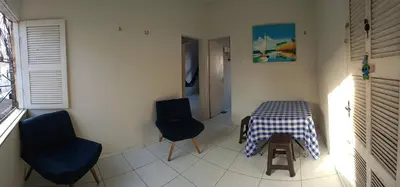 Uma área de estar em Cozy and fast Wi-Fi 15 minutes from the sea