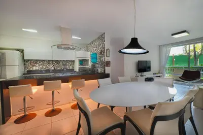 A cozinha ou kitchenette de Paraíso das Dunas #15 - Pé na Areia By Carpediem