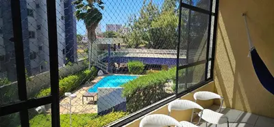 A piscina em ou perto de Apto espaçoso, portaria com segurança 24 horas, 2 vagas de estacionamento coberto, piscina adulto e infantil, 2 quadras da praia, próximo ao Crocobeach e Chico do Caranguejo, UPA, supermercado e shopping Rio Mar