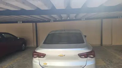 A planta de Apto espaçoso, portaria com segurança 24 horas, 2 vagas de estacionamento coberto, piscina adulto e infantil, 2 quadras da praia, próximo ao Crocobeach e Chico do Caranguejo, UPA, supermercado e shopping Rio Mar