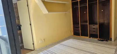 A planta de Apto espaçoso, portaria com segurança 24 horas, 2 vagas de estacionamento coberto, piscina adulto e infantil, 2 quadras da praia, próximo ao Crocobeach e Chico do Caranguejo, UPA, supermercado e shopping Rio Mar