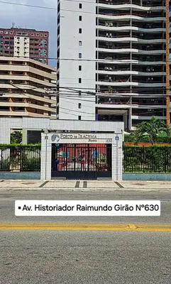 O edifício onde o apartamento está situado