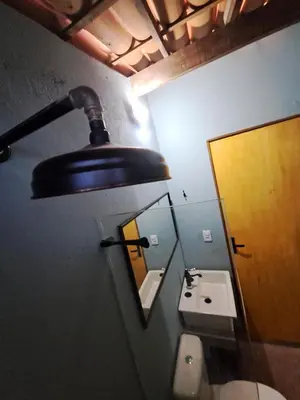 Uma casa de banho em Casa Cores da Redonda!