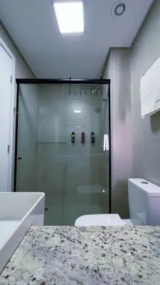 Uma casa de banho em Hospede-se com charme e praticidade no Meireles