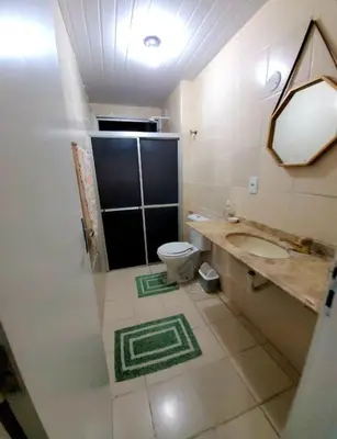 Uma casa de banho em Spacious Apartment Close to Praia do Futuro