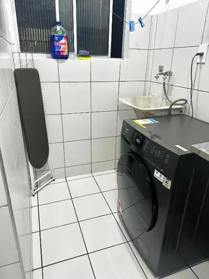 Uma casa de banho em Apartamento Econômico e Aconchegante de 2 quartos