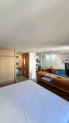 Uma cama ou camas num quarto em 1506 - Blue Tree Towers