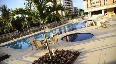 A piscina em ou perto de Brooklin Center Park