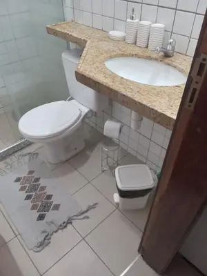 Uma casa de banho em Flat no Meireles 302
