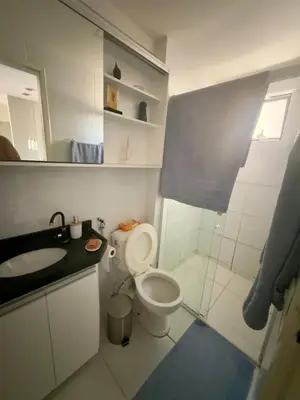 Uma casa de banho em Apartamento em Fortaleza