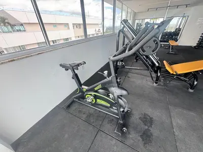 O centro de fitness e/ou as comodidades de fitness de Incrível cobertura para família com 2 quartos e ar