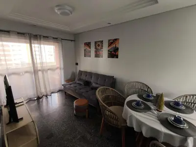 Uma área de estar em Ap 1 Quarto prox a feirinha, mercados e beira mar