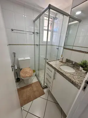 Uma casa de banho em Flat vista mar praia de Iracema