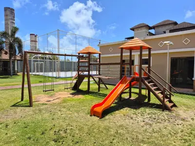 A área de jogos para crianças em Cobertura Duplex - Luxo com Jacuzzi e 3 Suítes