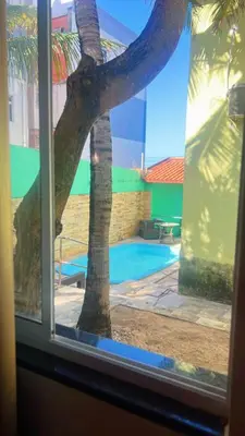 A piscina em ou perto de chalé mares