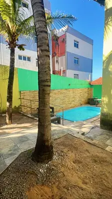 A piscina em ou perto de chalé mares