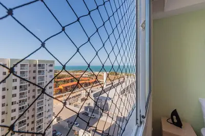 Uma vista do mar geral ou uma vista do mar a partir do apartamento