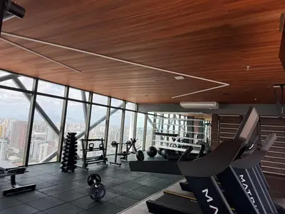 O centro de fitness e/ou as comodidades de fitness de Beach Class Meireles - Apto de luxo