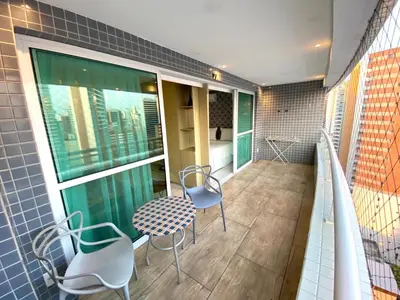 Uma varanda ou terraço em APARTAMENTO 17º Andar Beira Mar com 2 QUARTOS