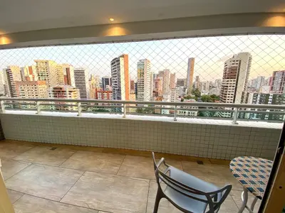 Uma varanda ou terraço em APARTAMENTO 17º Andar Beira Mar com 2 QUARTOS