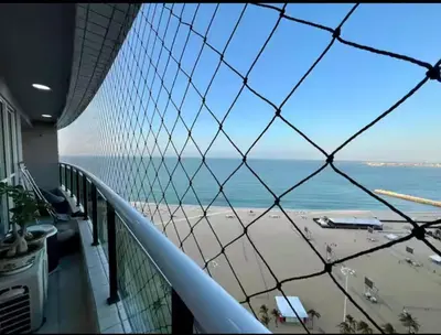 Uma vista do mar geral ou uma vista do mar a partir do apartamento