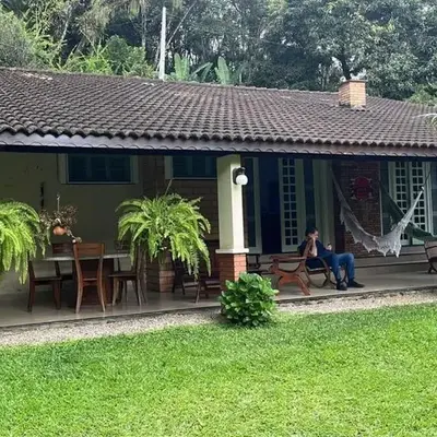 Acorde com o canto dos passaros