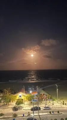 Uma vista do mar geral ou uma vista do mar a partir do apartamento