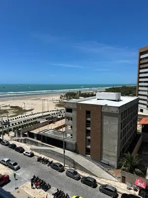 Uma vista do mar geral ou uma vista do mar a partir do apartamento