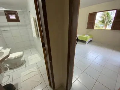 Uma casa de banho em Mihika Emboaca Beach House