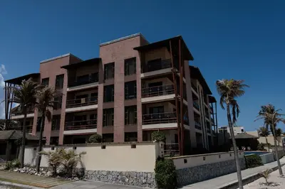 O edifício onde o apartamento está situado
