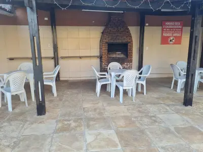 A planta de APARTAMENTO COM PISCINA 500mt DA PRAIA e 10 MINUTOS DE CUMBUCO