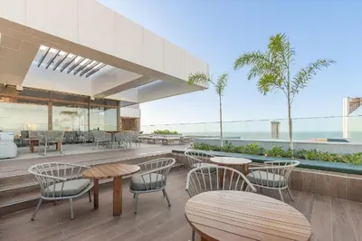 Uma área de estar em Hotel Beach Class Meireles