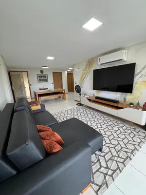 Uma televisão e/ou sistema de entretenimento em Apartamento Aquiraz Resort Catu Lake