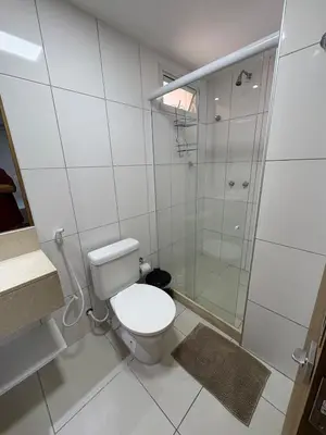Uma casa de banho em Apartamento Aquiraz Resort Catu Lake