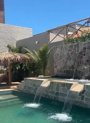A piscina em ou perto de Casa