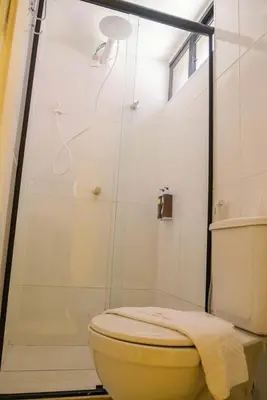 Uma casa de banho em Hotel Vistta Iracema